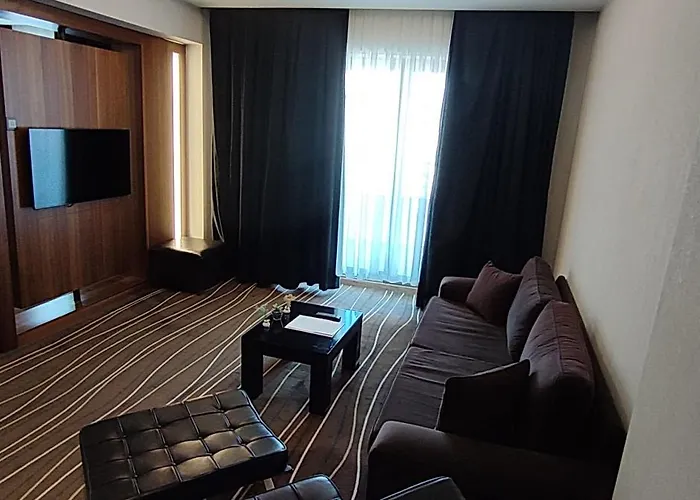 Cihangir Bosphorus 4*